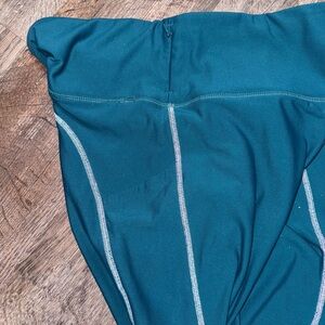 Teal Fabletics Cold Weather Reflective Leggings